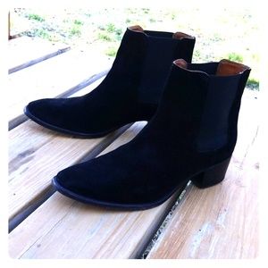 Frye Dara Chelsea Suede Boot